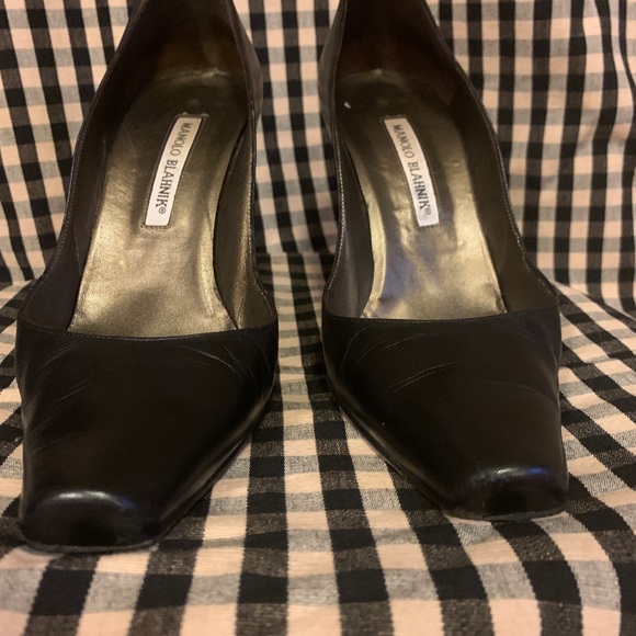 Vintage Manolo Blahnik black leather 4” heels - Picture 3 of 8